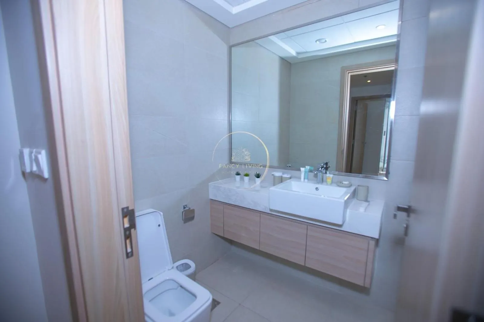 3Bhk Apartment Located In Azizi Riviera Dubai 0*,